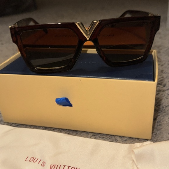 LOW START Louis Vuitton Sunglasses - Picture 8 of 13